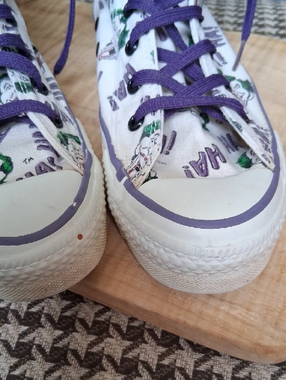 Converse DC Comics 1989 The Joker Canvas High-Tops w/Purple Laces M 6, W 7.5 VTG - Picture 4 of 7